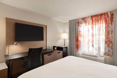 Imagen de la habitación del Hotel Fairfield Inn and Suites By Marriott Wheeling St Clairsville. Foto 18