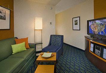 Imagen de la habitación del Hotel Fairfield Inn and Suites By Marriott White Marsh. Foto 6