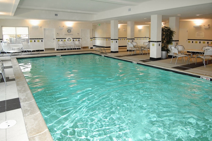 Imagen de la piscina del Hotel Fairfield Inn and Suites By Marriott Wichita Downtown. Foto 19