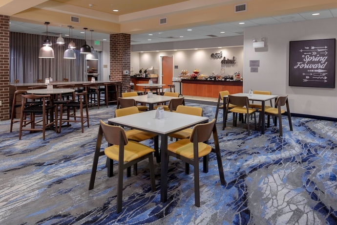 Imagen del bar/restaurante del Hotel Fairfield Inn and Suites By Marriott Wichita Downtown. Foto 6
