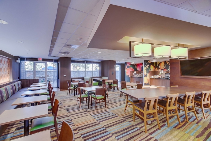 Imagen del bar/restaurante del Hotel Fairfield Inn and Suites By Marriott Wichita East. Foto 6