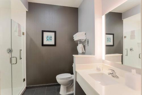 Imagen de la habitación del Hotel Fairfield Inn and Suites By Marriott Wichita Falls Northwest. Foto 18