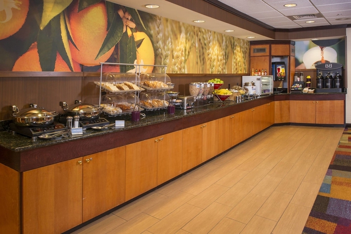 Imagen del bar/restaurante del Hotel Fairfield Inn and Suites By Marriott Wilson. Foto 6