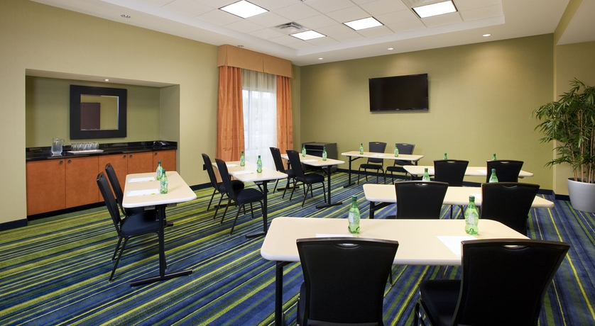 Imagen de los interiores del Hotel Fairfield Inn and Suites By Marriott Winnipeg. Foto 12