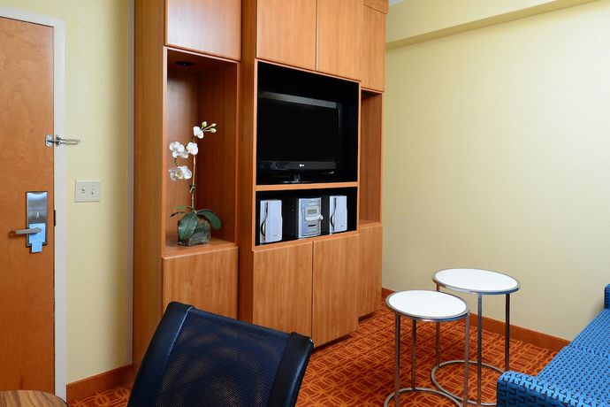 Imagen de la habitación del Hotel Fairfield Inn and Suites By Marriott Winston-salem Hanes Mall. Foto 2