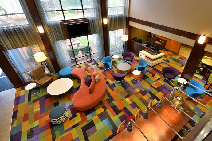 Imagen de los interiores del Hotel Fairfield Inn and Suites By Marriott Winston-salem Hanes Mall. Foto 17