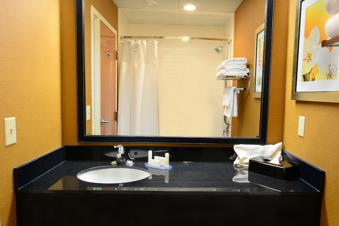 Imagen de la habitación del Hotel Fairfield Inn and Suites By Marriott Winston-salem Hanes Mall. Foto 12