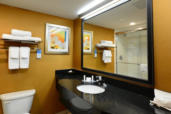 Imagen de la habitación del Hotel Fairfield Inn and Suites By Marriott Winston-salem Hanes Mall. Foto 14