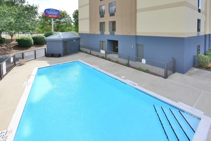 Imagen de la piscina del Hotel Fairfield Inn and Suites By Marriott Winston-salem Hanes Mall. Foto 19