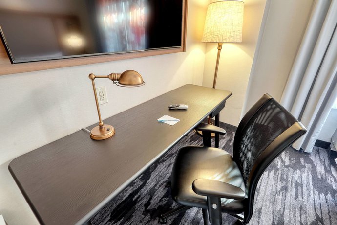 Imagen de la habitación del Hotel Fairfield Inn and Suites By Marriott Woodbridge. Foto 17