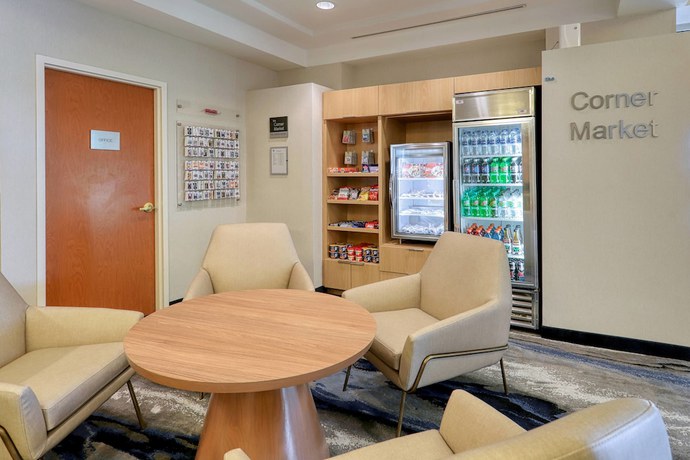 Imagen del bar/restaurante del Hotel Fairfield Inn and Suites By Marriott Woodbridge. Foto 7