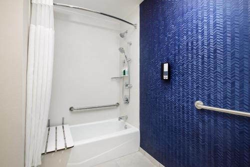 Imagen de la habitación del Hotel Fairfield Inn and Suites By Marriott Worcester Auburn. Foto 12