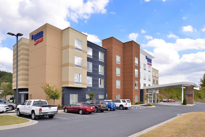 Imagen general del Hotel Fairfield Inn and Suites Calhoun. Foto 3