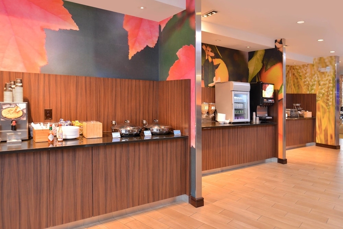 Imagen del bar/restaurante del Hotel Fairfield Inn and Suites Calhoun. Foto 6