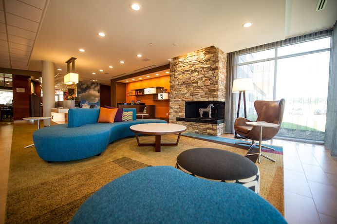 Imagen del bar/restaurante del Hotel Fairfield Inn and Suites Cambridge. Foto 2