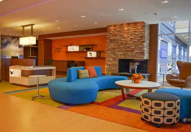 Imagen de los interiores del Hotel Fairfield Inn and Suites Canton South. Foto 7