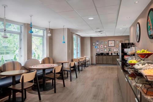 Imagen general del Hotel Fairfield Inn and Suites Chicago Downtown / Magnificent Mile. Foto 7