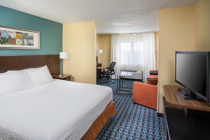 Imagen de la habitación del Hotel Fairfield Inn and Suites Chicago Tinley Park. Foto 7