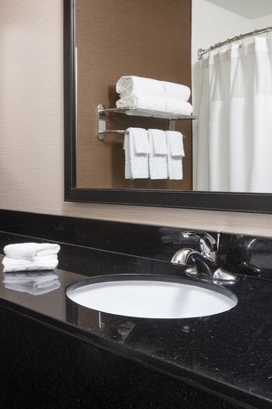 Imagen de la habitación del Hotel Fairfield Inn and Suites Chicago Tinley Park. Foto 12