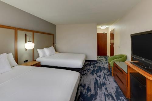 Imagen de la habitación del Hotel Fairfield Inn and Suites Dallas Las Colinas. Foto 13