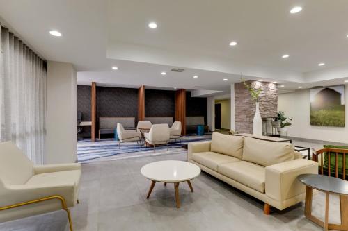 Imagen general del Hotel Fairfield Inn and Suites Dallas Las Colinas. Foto 7