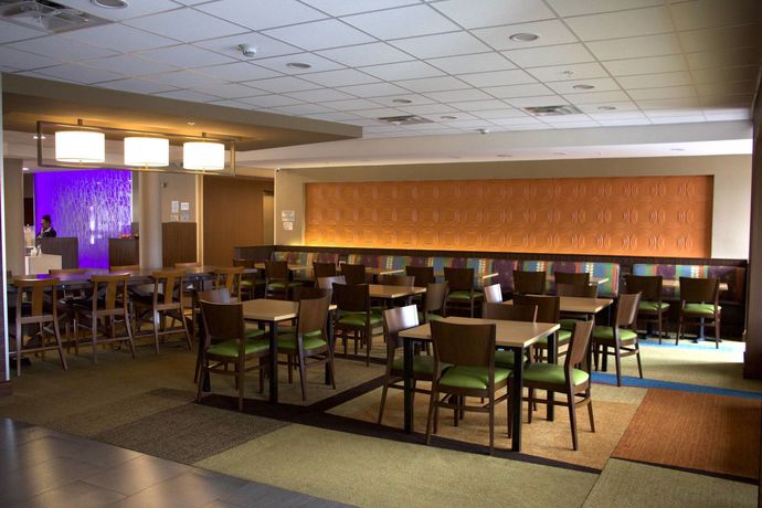 Imagen del bar/restaurante del Hotel Fairfield Inn and Suites Dallas Plano North. Foto 4
