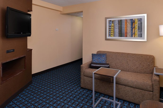 Imagen de la habitación del Hotel Fairfield Inn and Suites Dayton Troy. Foto 9
