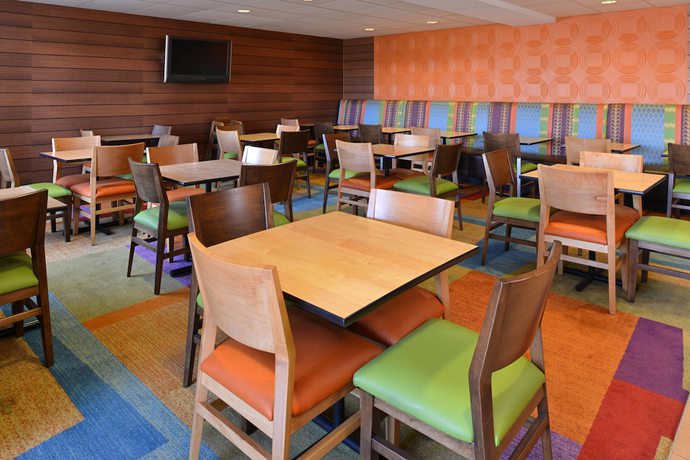 Imagen del bar/restaurante del Hotel Fairfield Inn and Suites Dayton Troy. Foto 4