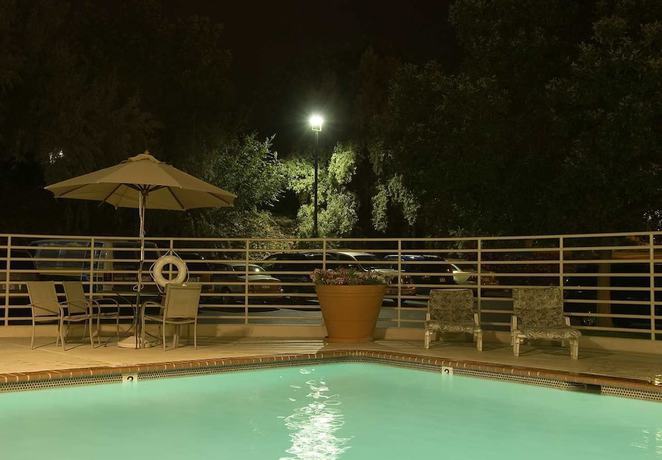 Imagen de la piscina del Hotel Fairfield Inn and Suites Denver Southwest/Lakewood. Foto 19