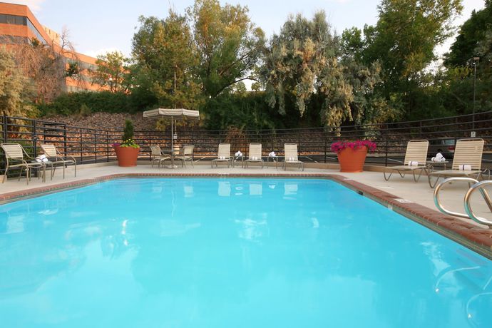 Imagen de la piscina del Hotel Fairfield Inn and Suites Denver Southwest/Lakewood. Foto 20