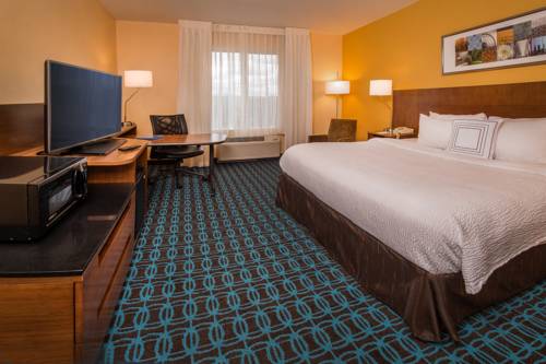 Imagen de la habitación del Hotel Fairfield Inn and Suites Dulles Airport Chantilly. Foto 4