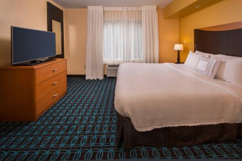 Imagen de la habitación del Hotel Fairfield Inn and Suites Dulles Airport Chantilly. Foto 10