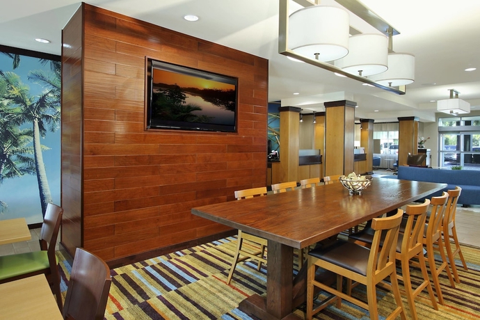 Imagen de los interiores del Hotel Fairfield Inn and Suites Fort Lauderdale Airport-cruise Port. Foto 17