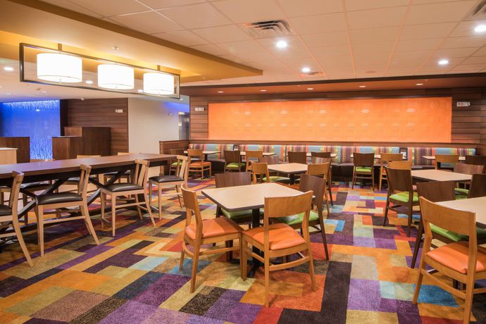 Imagen de los interiores del Hotel Fairfield Inn and Suites Fort Wayne Southwest. Foto 9