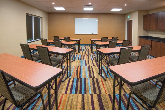 Imagen de los interiores del Hotel Fairfield Inn and Suites Fort Wayne Southwest. Foto 12