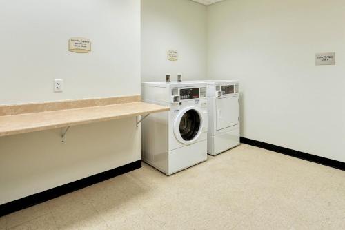 Imagen general del Hotel Fairfield Inn and Suites Harrisburg West. Foto 11