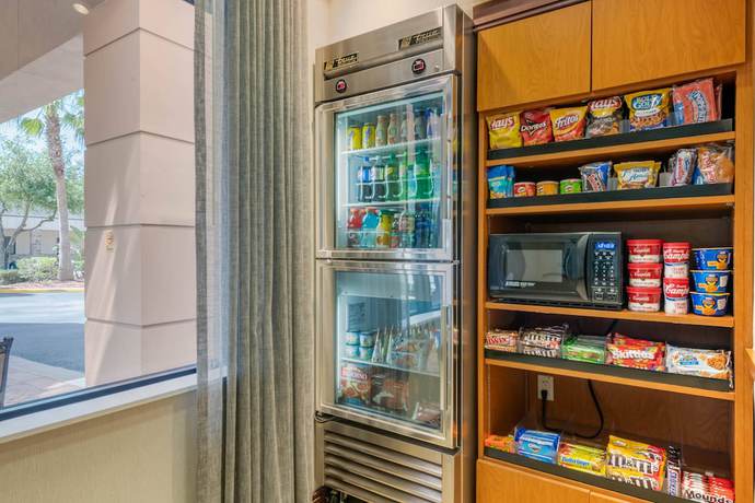 Imagen del bar/restaurante del Hotel Fairfield Inn and Suites Holiday Tarpon Springs. Foto 3