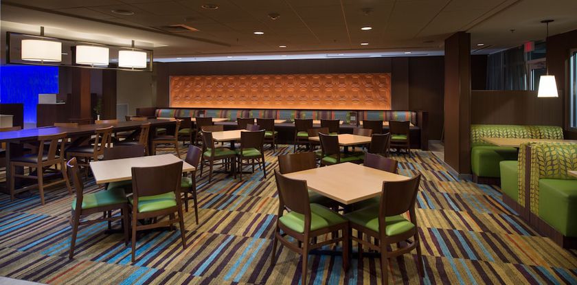 Imagen del bar/restaurante del Hotel Fairfield Inn and Suites Houma Southeast. Foto 4
