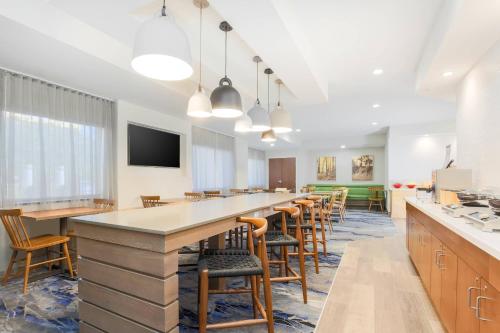 Imagen general del Hotel Fairfield Inn and Suites Houston Humble. Foto 14