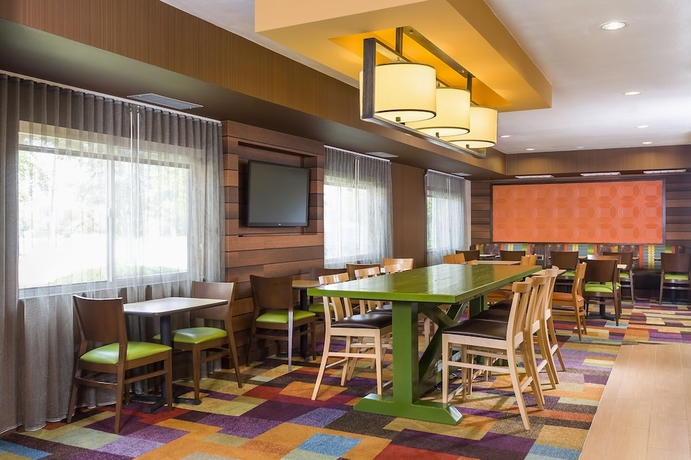Imagen del bar/restaurante del Hotel Fairfield Inn and Suites Houston Westchase. Foto 5