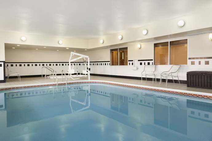 Imagen de la piscina del Hotel Fairfield Inn and Suites Joliet North/plainfield. Foto 20