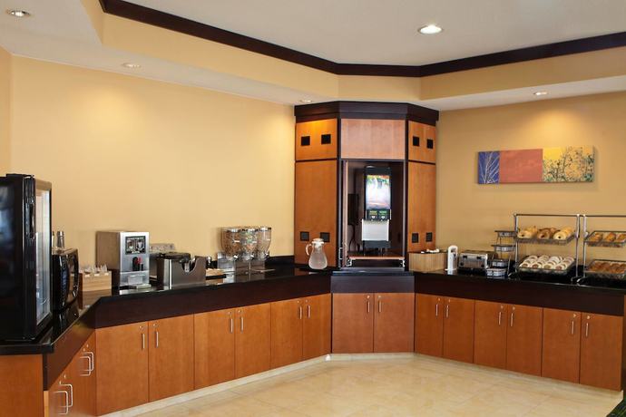 Imagen del bar/restaurante del Hotel Fairfield Inn and Suites Joliet North/plainfield. Foto 2