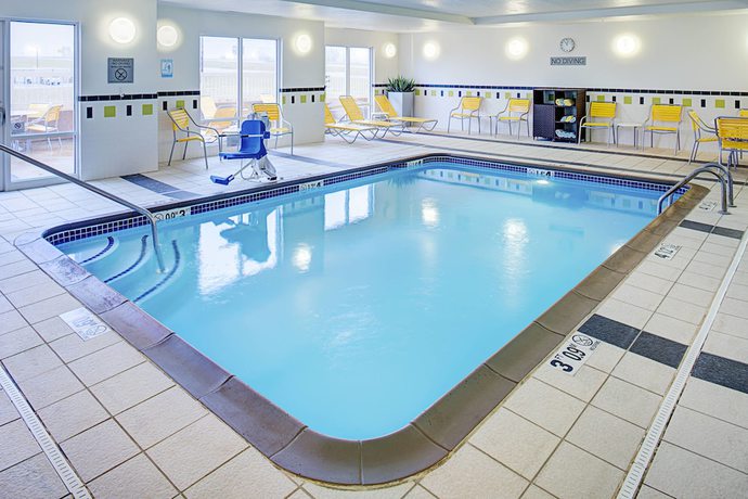 Imagen de la piscina del Hotel Fairfield Inn and Suites Jonesboro. Foto 16