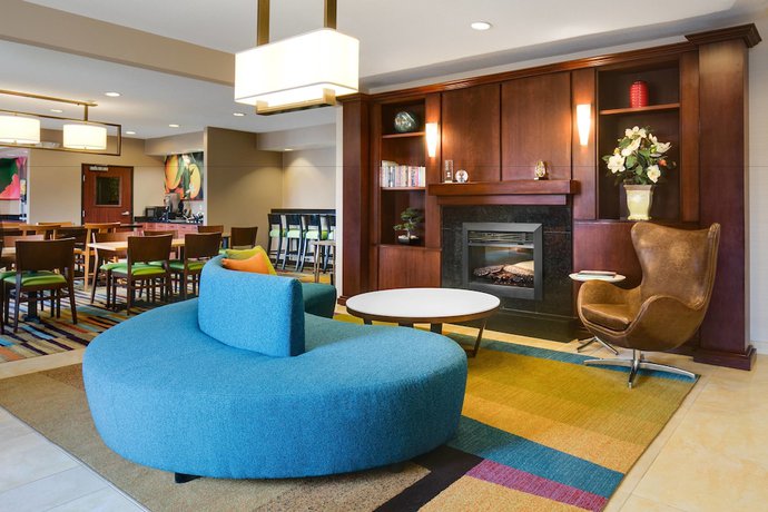 Imagen de los interiores del Hotel Fairfield Inn and Suites Kansas City Olathe. Foto 13