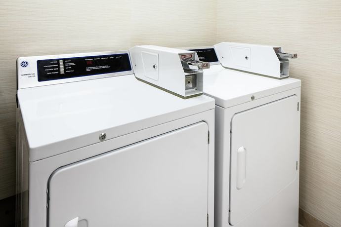 Imagen de los interiores del Hotel Fairfield Inn and Suites Kansas City Olathe. Foto 14