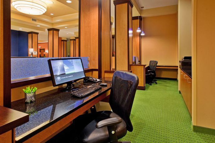 Imagen de los interiores del Hotel Fairfield Inn and Suites Kearney. Foto 11