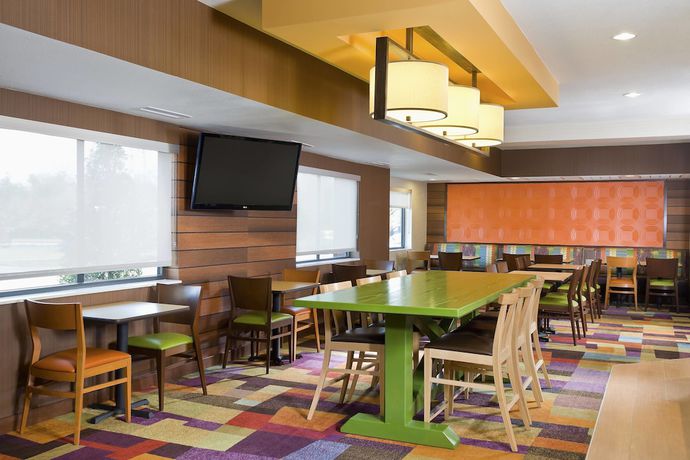 Imagen del bar/restaurante del Hotel Fairfield Inn and Suites Lexington Keeneland Airport. Foto 4