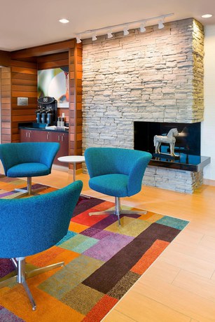 Imagen de los interiores del Hotel Fairfield Inn and Suites Lexington Keeneland Airport. Foto 15