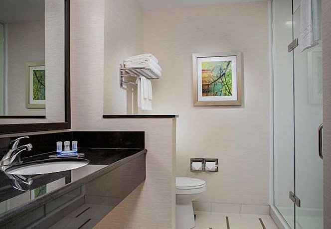 Imagen de la habitación del Hotel Fairfield Inn and Suites Los Angeles Rosemead. Foto 17