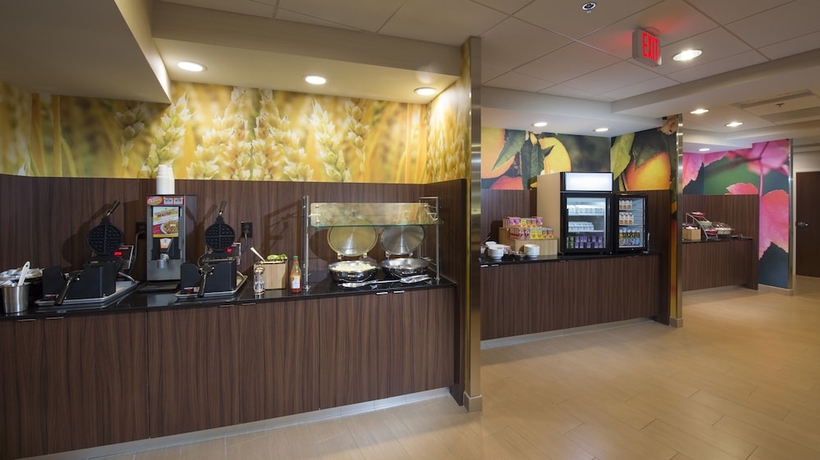 Imagen del bar/restaurante del Hotel Fairfield Inn and Suites Lynchburg Liberty University. Foto 4